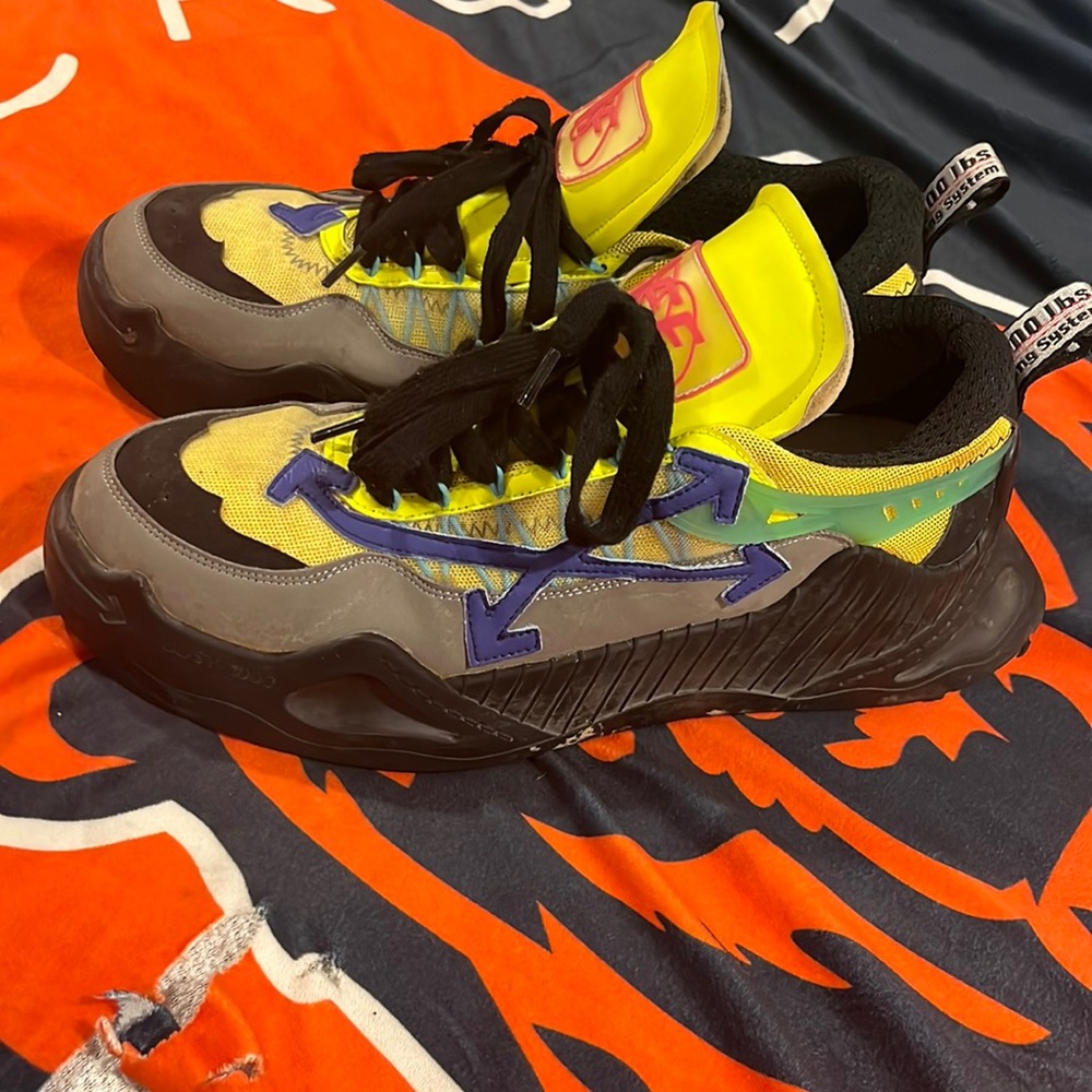 off white shoes size 10(US) size 44(continental)